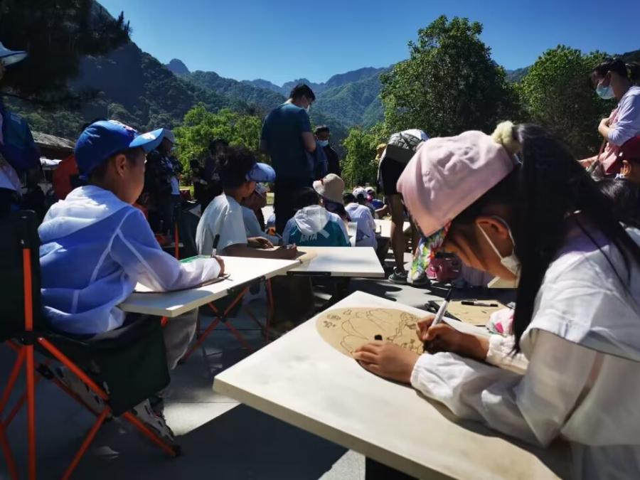 Geological Science Education Enhances Ideological and Political Learning Qinling Zhongnanshan UNESCO Global Geopark Becomes a New Practical Teaching Base for Xi’an’s “Ideological and Political Education” Initiatives